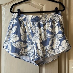 Gap Floral Blue and White Women's Shorts